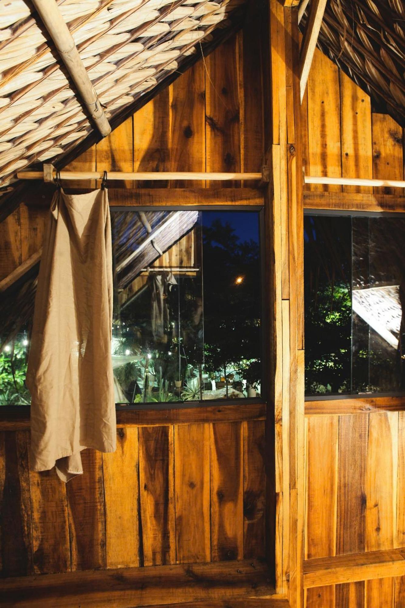 Cactos Bar & Bed & Breakfast TP. Hồ Chí Minh
