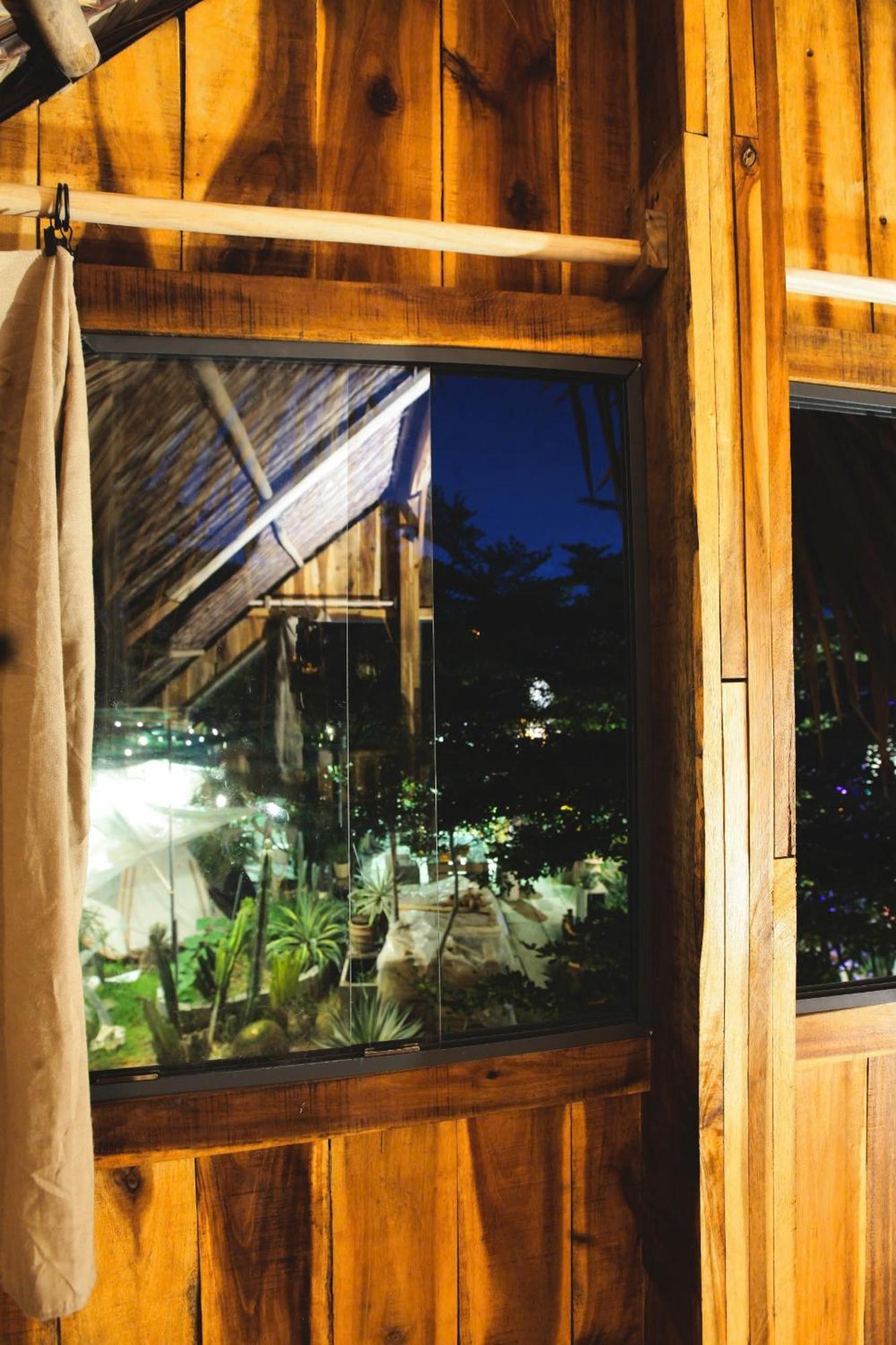 Cactos Bar & Bed & Breakfast *