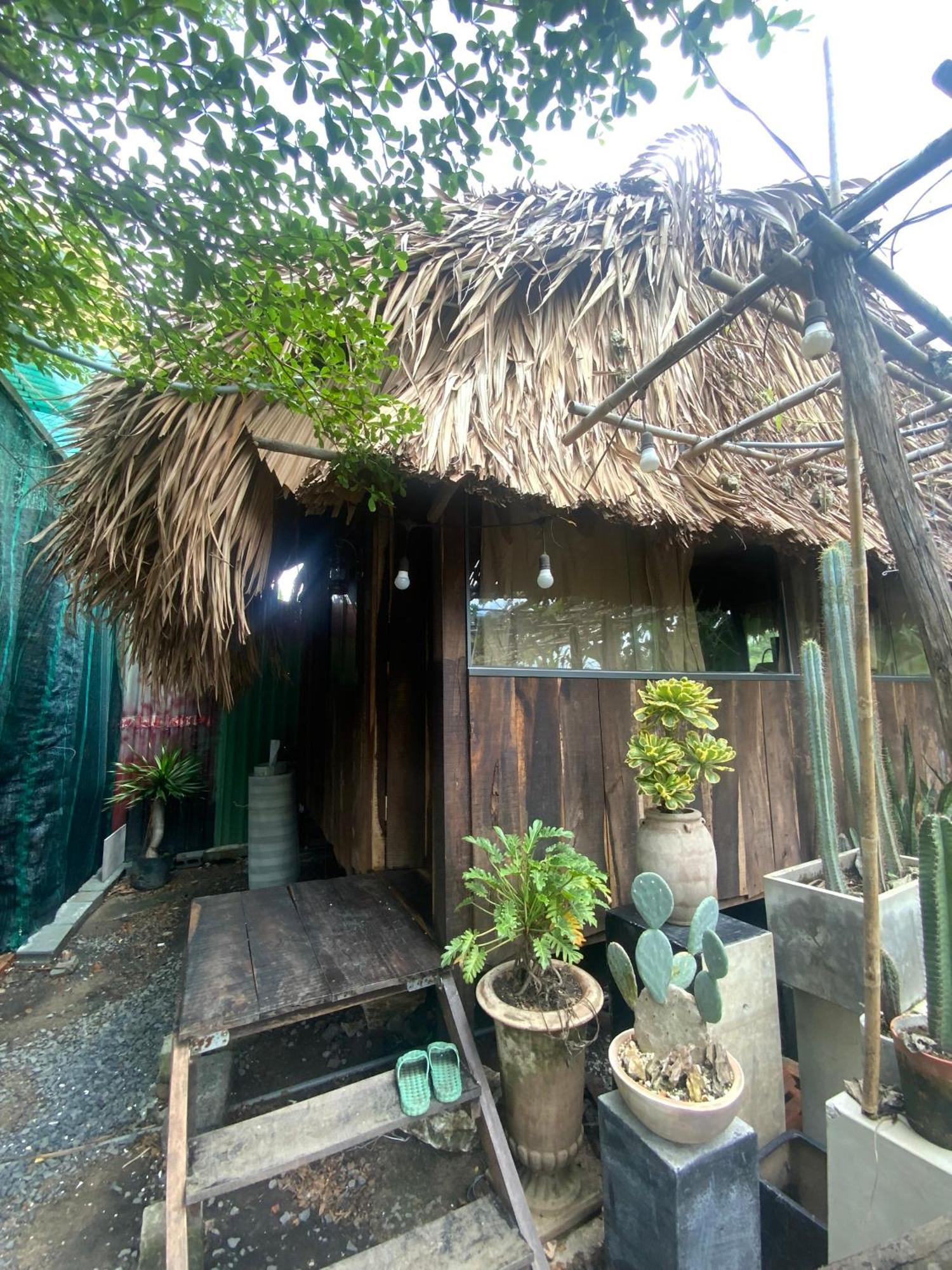 Cactos Bar & Bed & Breakfast Ho Chi Minh City